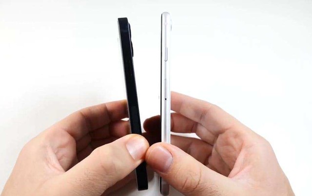 12 Mini对比iPhone SE,差距比想象的更大