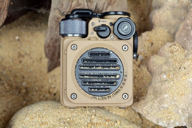 猫王·野性mini实测篇:军工级品质,250g+IPX5防水+手电筒