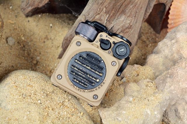 猫王·野性mini实测篇:军工级品质,250g+IPX5防水+手电筒