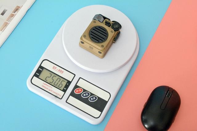 猫王·野性mini实测篇:军工级品质,250g+IPX5防水+手电筒