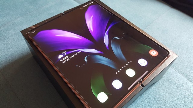 三星galaxy z fold2 5g作为三星 第二代折叠屏,技术也就算成熟了吧