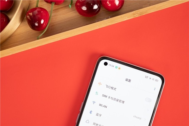 realme真我V15测评:媲美旗舰机,50W闪充超速了