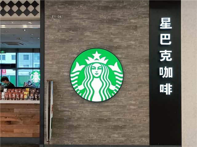 realme真我V15测评:媲美旗舰机,50W闪充超速了