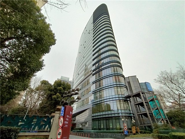 realme真我V15测评:媲美旗舰机,50W闪充超速了