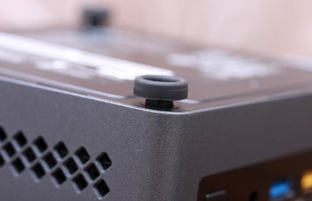 不到一千元的迷你电脑好用吗?Intel NUC7CJYH 上手玩