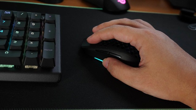 赛睿 Aerox 3 Wireless 无线RGB游戏鼠标