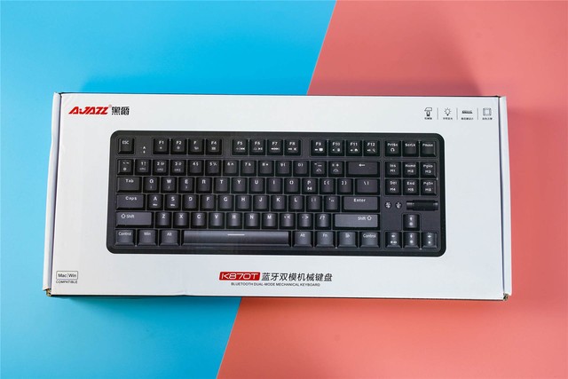 价格便宜,出门级首选。黑爵K870T蓝牙双模红轴机械键盘
