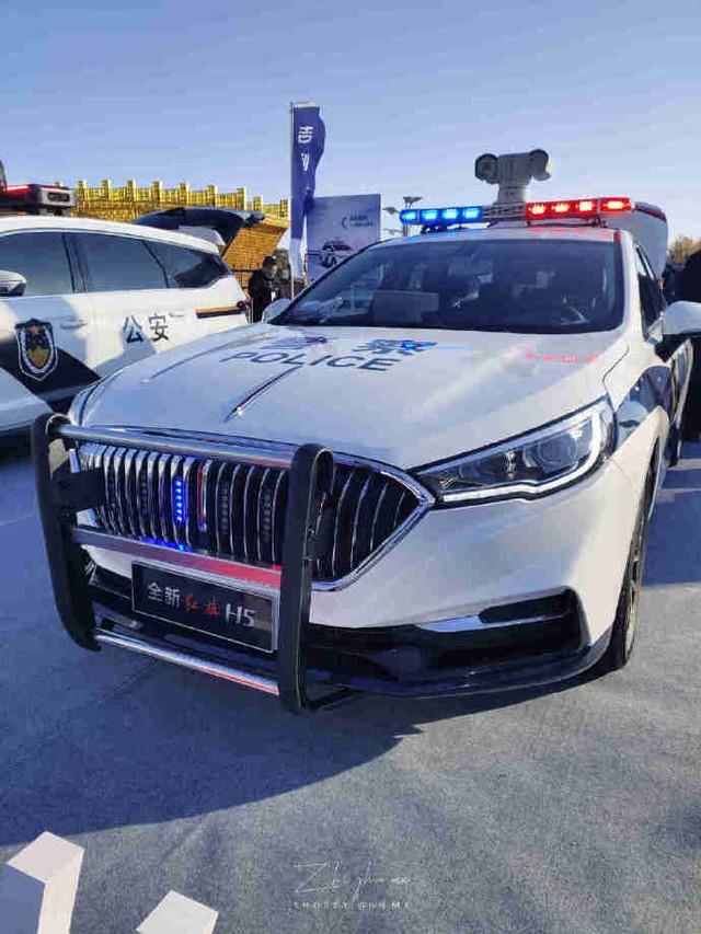 在警博会上看到一辆红旗h5警用改装版