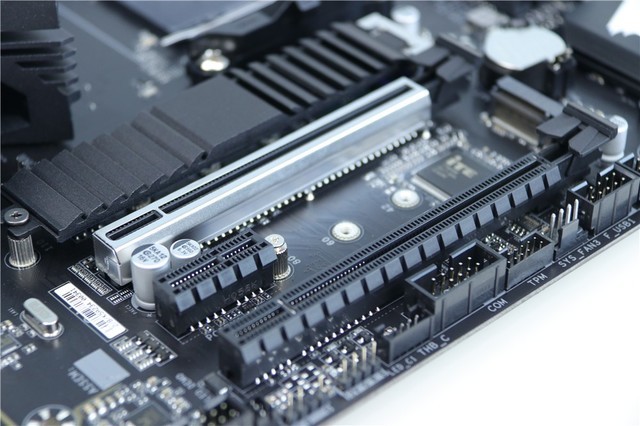 三代锐龙平民首选!技嘉小雕B550M AORUS PRO评测
