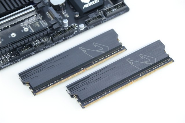 三代锐龙平民首选!技嘉小雕B550M AORUS PRO评测