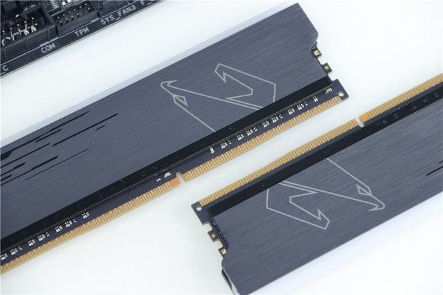 三代锐龙平民首选!技嘉小雕B550M AORUS PRO评测