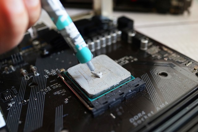 建立高效导热通道鑫谷冰焰v5硅脂体验