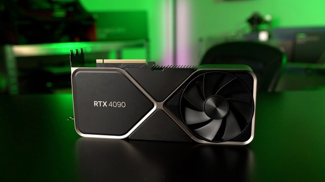 ȤʵҡŮ VS RTX4090 ѡ˭