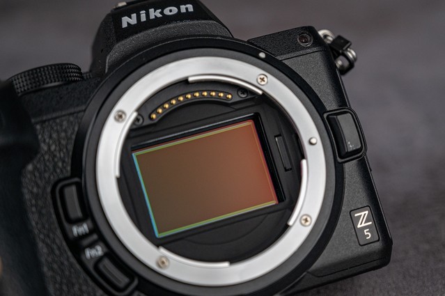 【每日摄影】尼康Z5：9000元价格的全画幅微单值不值？