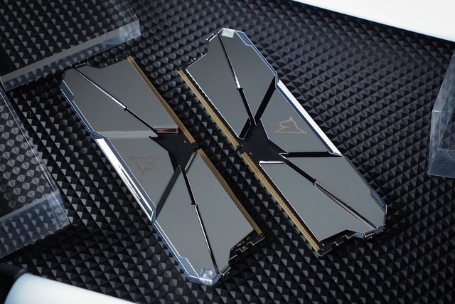 ޡʿƾӰRGB DDR4ưڴ 13װѡ